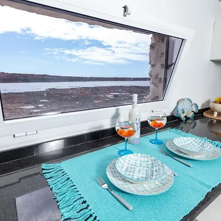 Апартаменты Vista Paraiso, Sea Breeze Facing The Sea