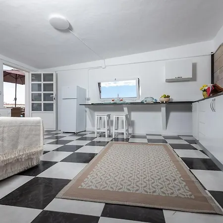 Апартаменты Vista Paraiso, Sea Breeze Facing The Sea *