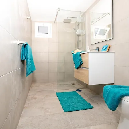 Апартаменты Vista Paraiso, Sea Breeze Facing The Sea